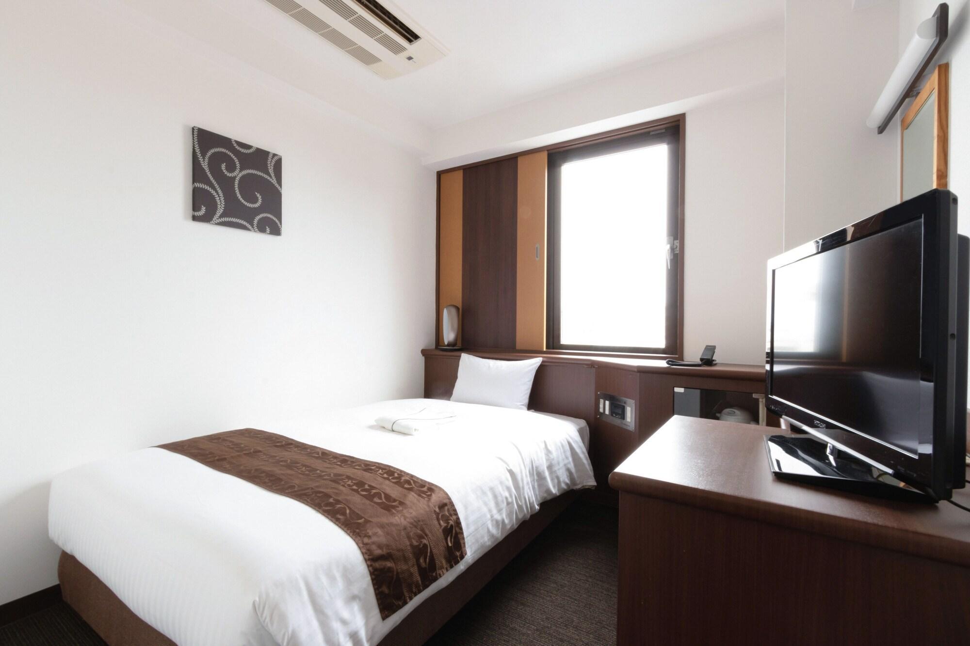 Toyo Hotel Фукуока Экстерьер фото