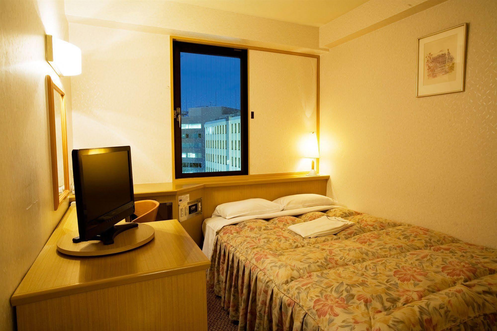 Toyo Hotel Фукуока Экстерьер фото