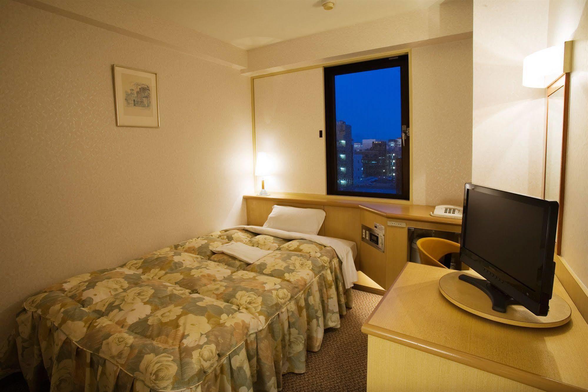 Toyo Hotel Фукуока Экстерьер фото